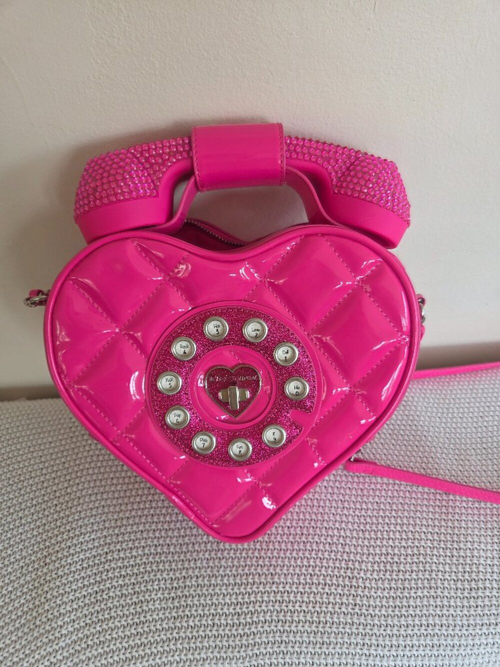 Betsey Johnson heart phone purse
